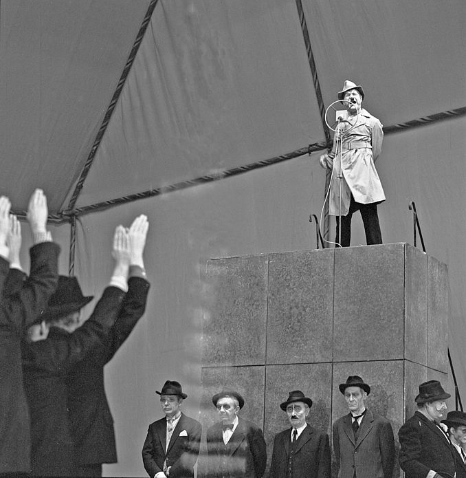 Brechts "Der aufhaltsame Aufstieg des Arturo Ui"